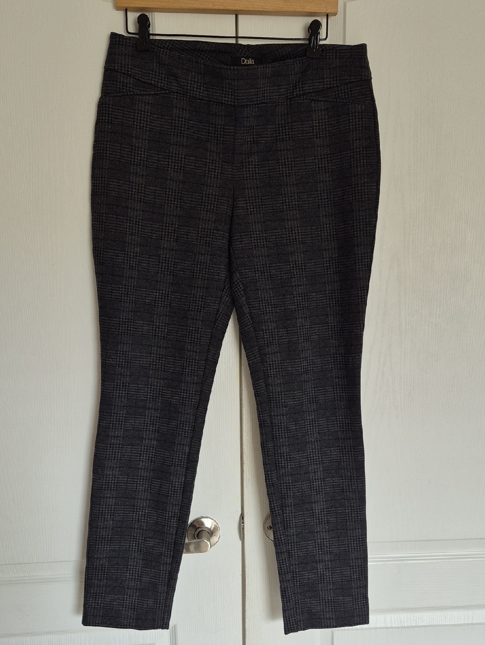 Dalia Black & Gray Plaid Skinny Pull-On Pants